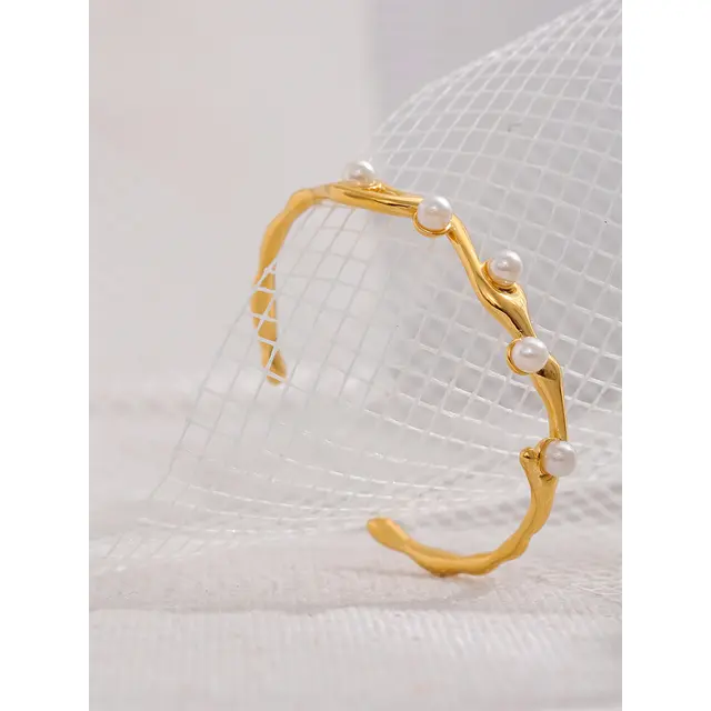 Pearl Momento Hand Cuff - 18K Gold Coated