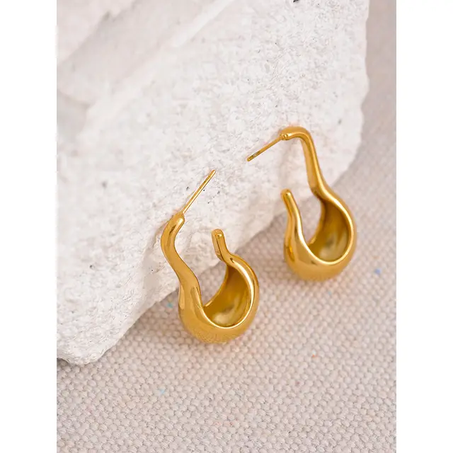 Le Swoop Earrings - 18K Gold Coated