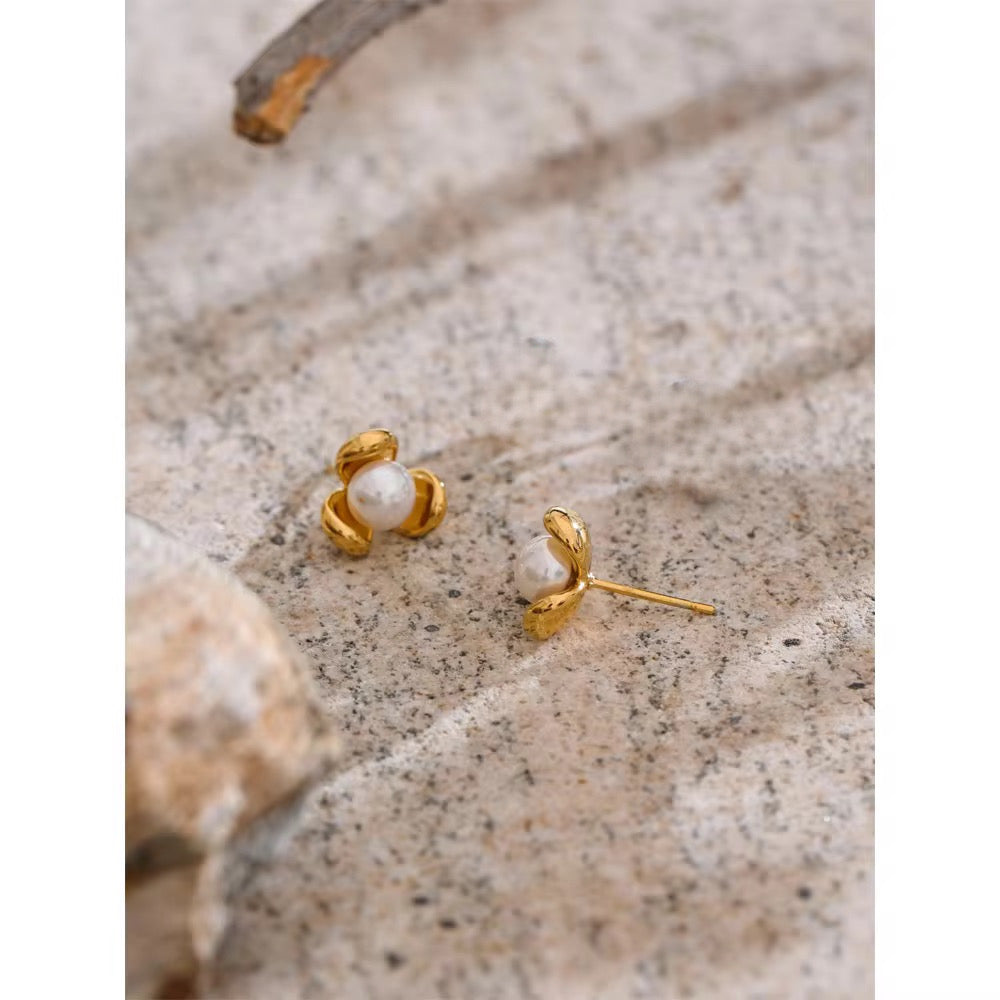 Triple Treasure Stud