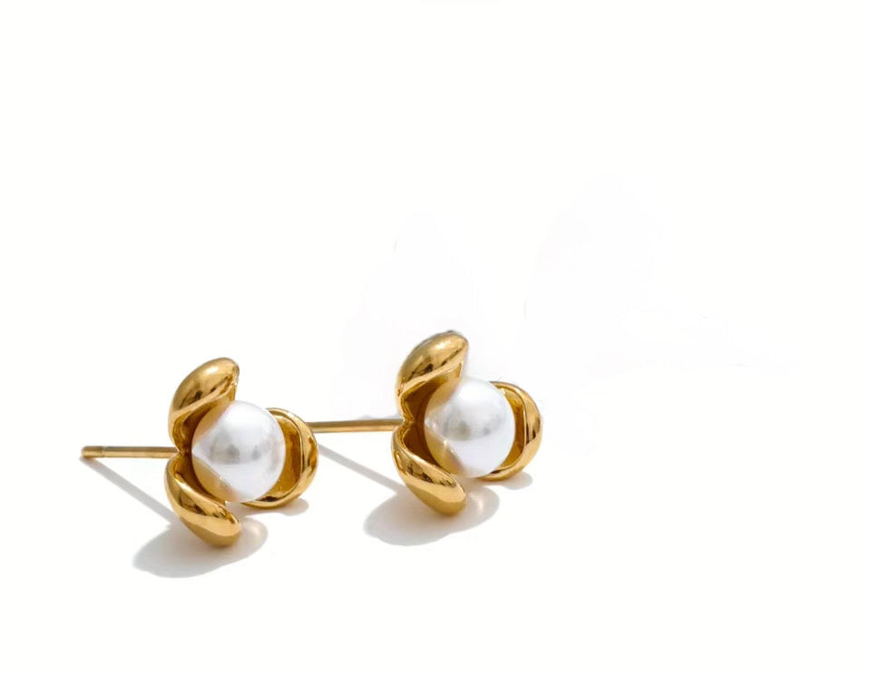 Triple Treasure Stud