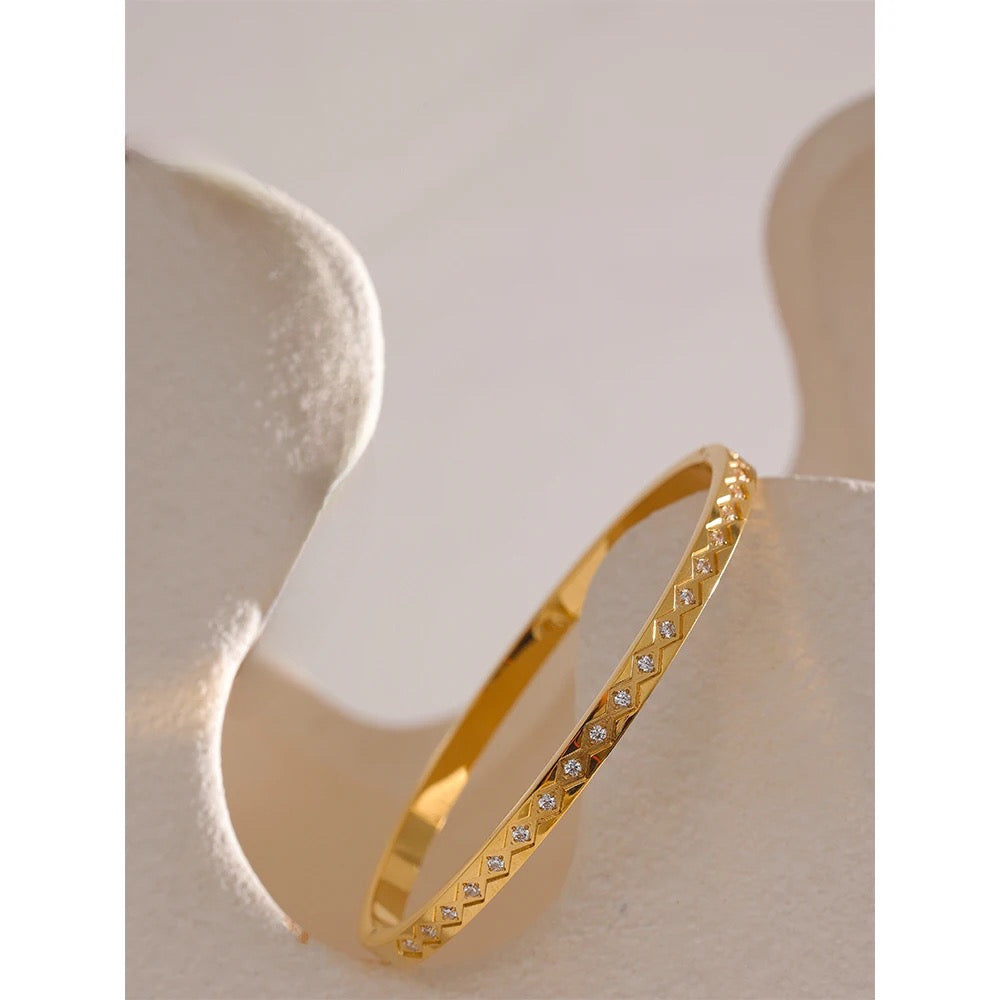 Malax Cuff Bracelet - 18K Gold Coated