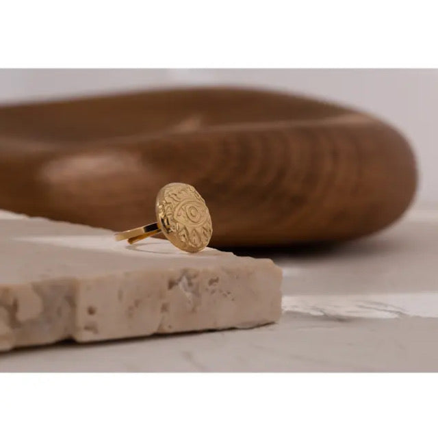 Crater Gold Eye Ring - 18K Gold Coated