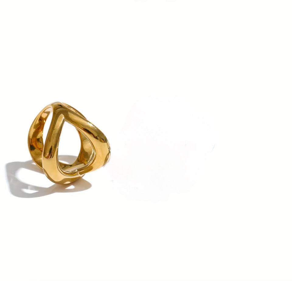 Criss Cross Ring