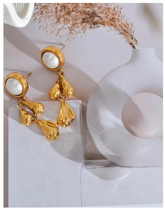 Leafy Luster Earrings