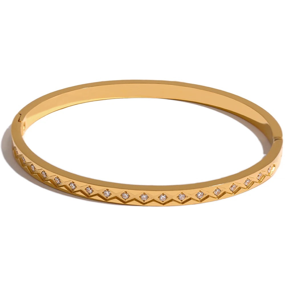Malax Cuff Bracelet - 18K Gold Coated