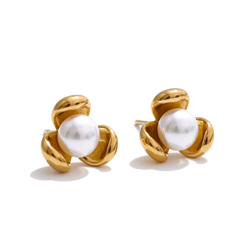 Triple Treasure Stud