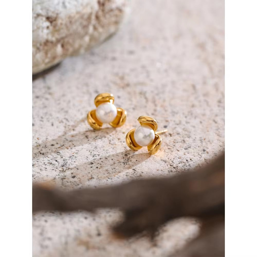 Triple Treasure Stud