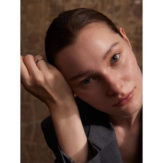 Contract Kiss Ring