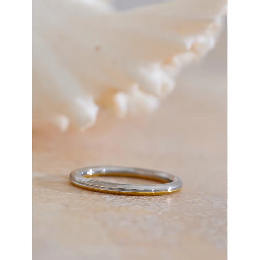 Contract Kiss Ring