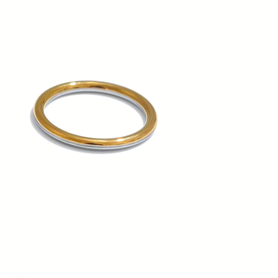 Contract Kiss Ring
