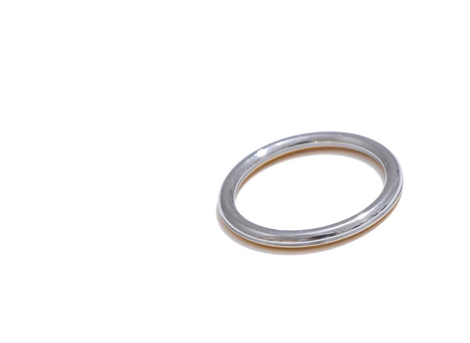 Contract Kiss Ring