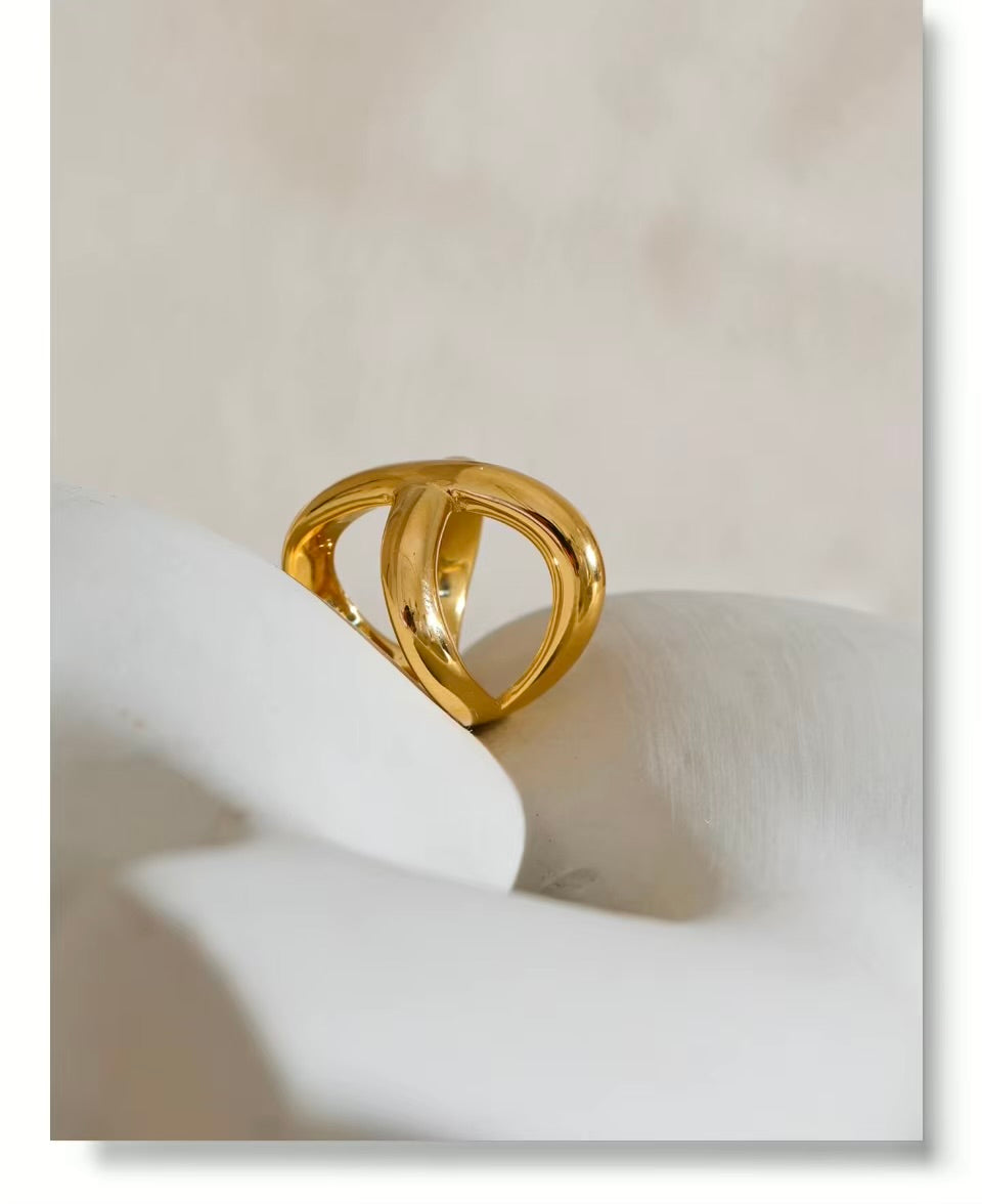 Criss Cross Ring