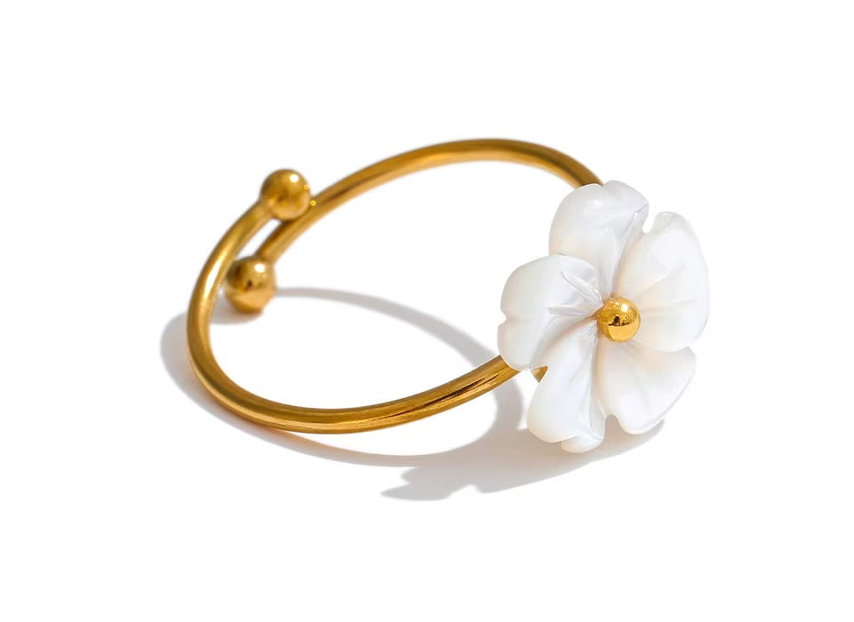 Luna Bloom Ring