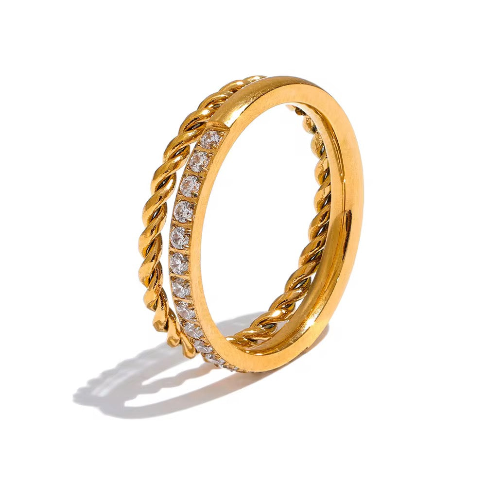 Double band twisted ring