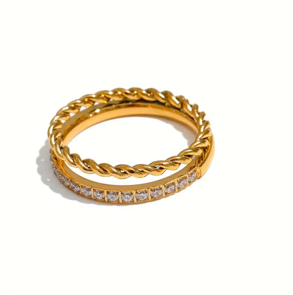 Double band twisted ring