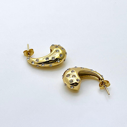 Drop earring with stone