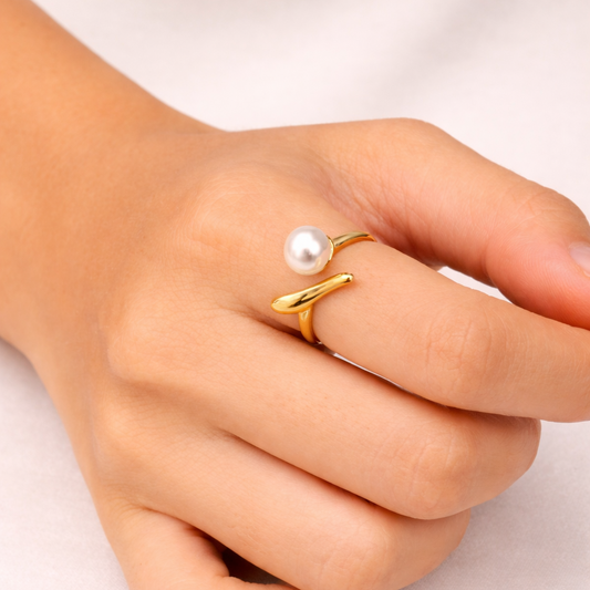 Pearl Stroke Ring