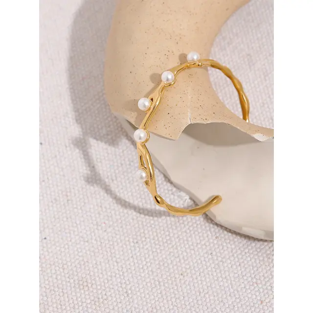 Pearl Momento Hand Cuff - 18K Gold Coated