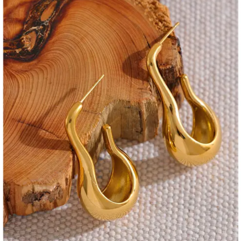 Le Swoop Earrings - 18K Gold Coated