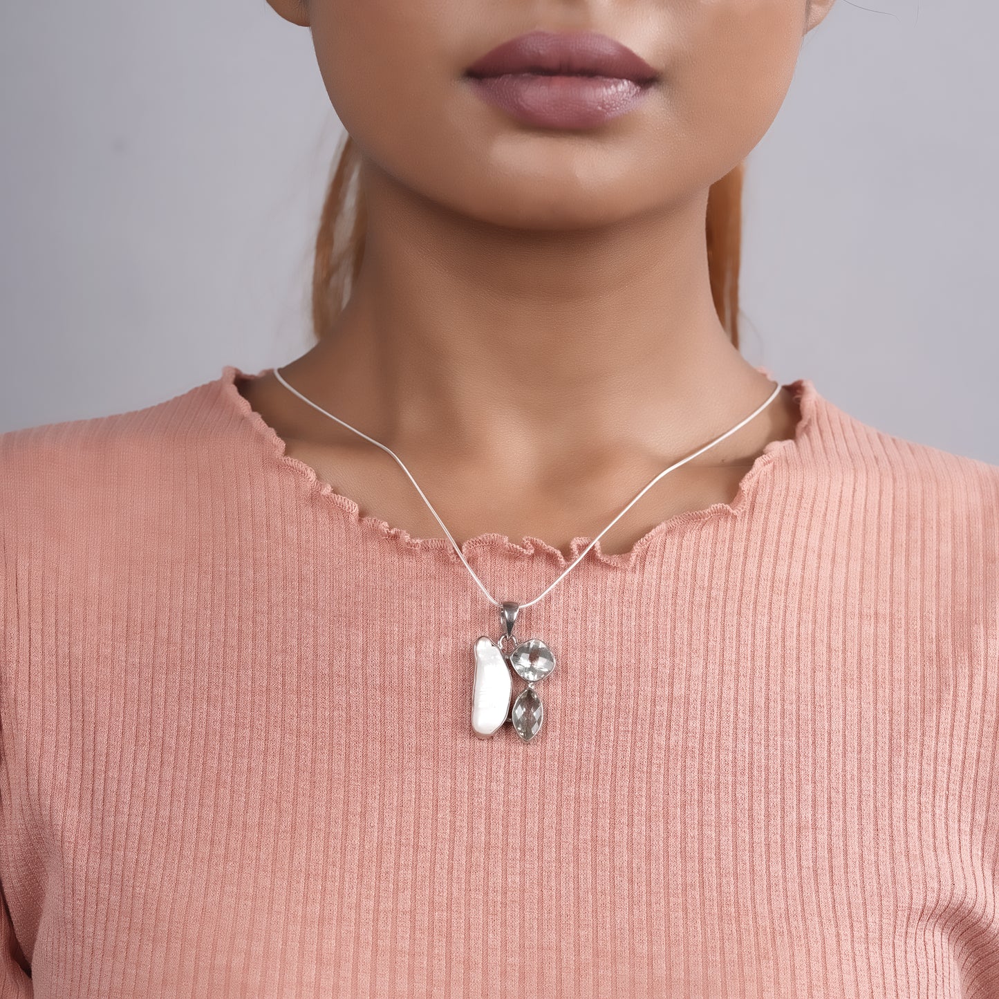 Pearly Lush Pendant - 925 Silver Jewellery